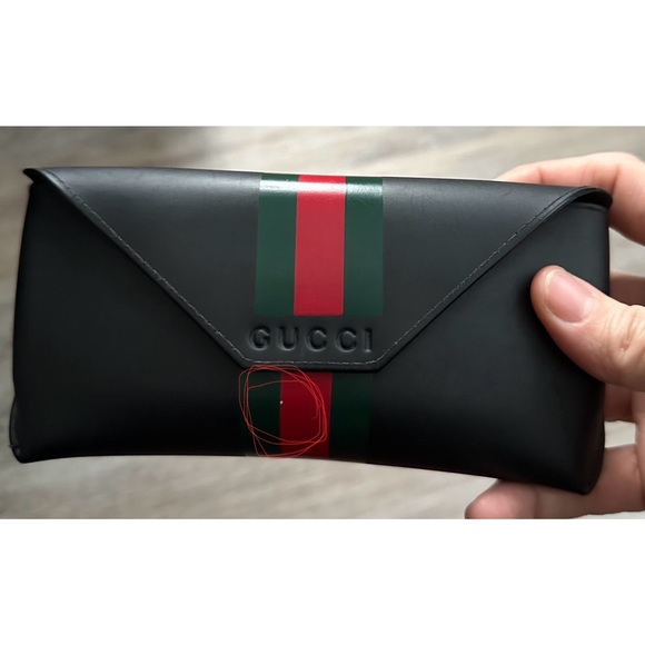 Women’s Gucci Oversized Sunglasses - Picture 11 of 12